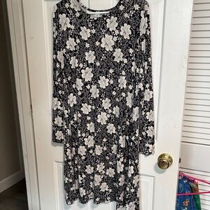 Old Navy Black and White Floral Dress